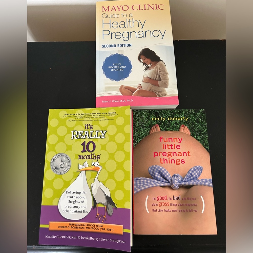 Set of 3 pregnancy books